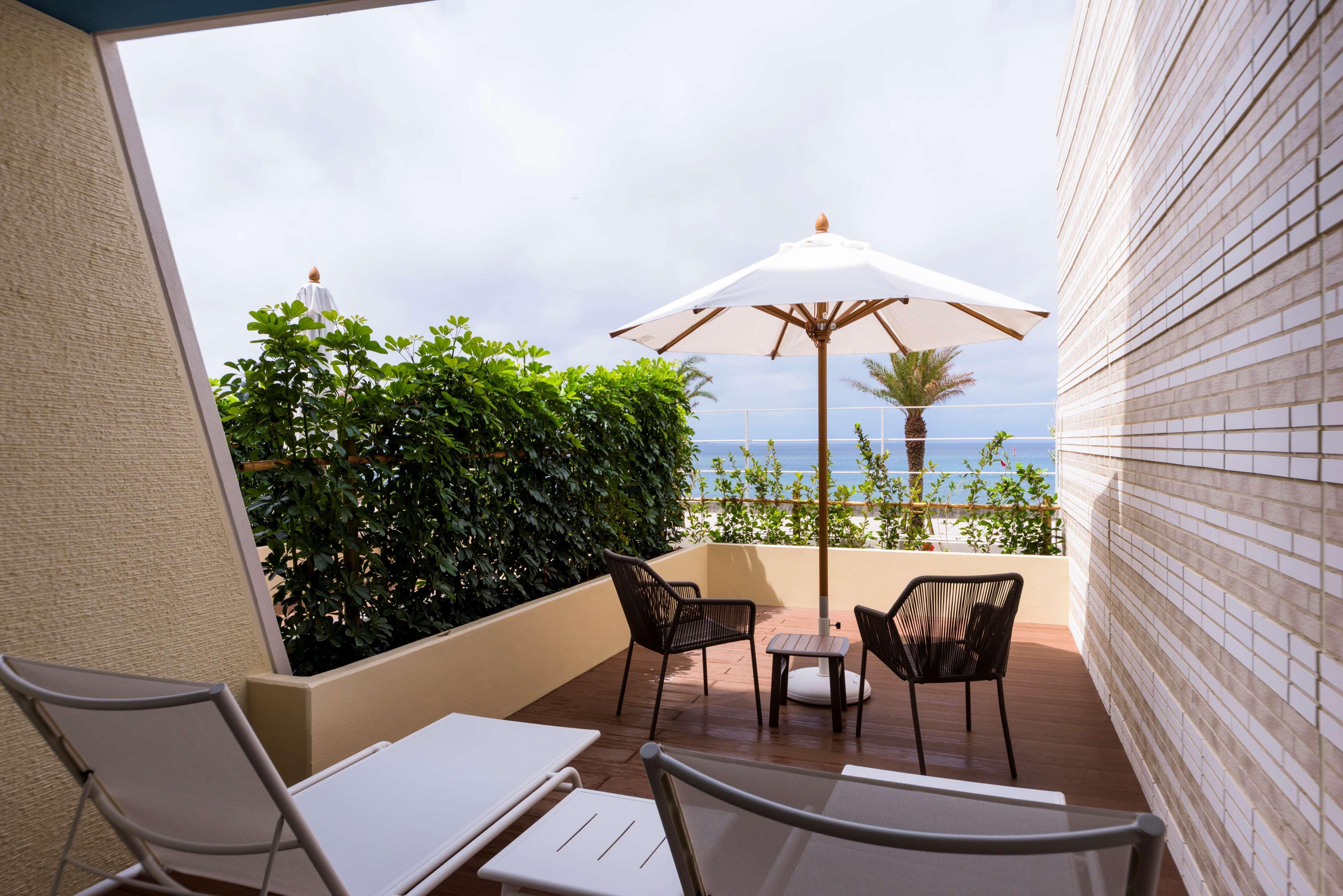 Doubletree By Hilton Okinawa Chatan Resort Exterior photo