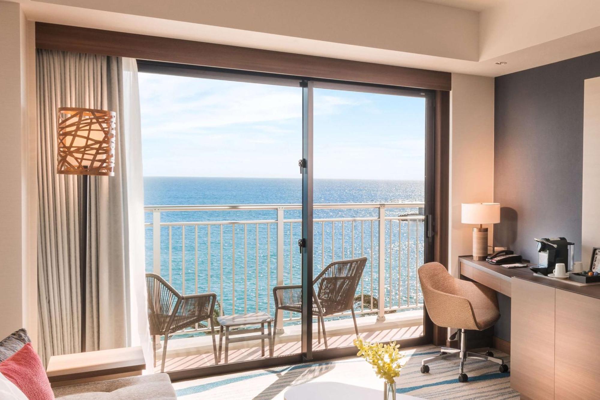 Doubletree By Hilton Okinawa Chatan Resort Exterior photo